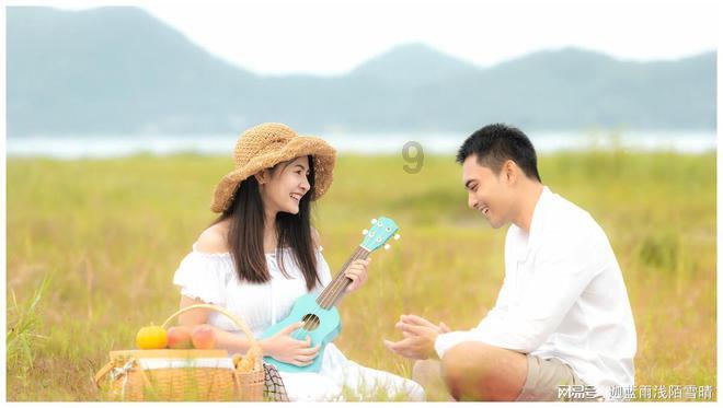 为什么去餐馆吃饭偶尔会有些中年男坐我对面？游戏画面